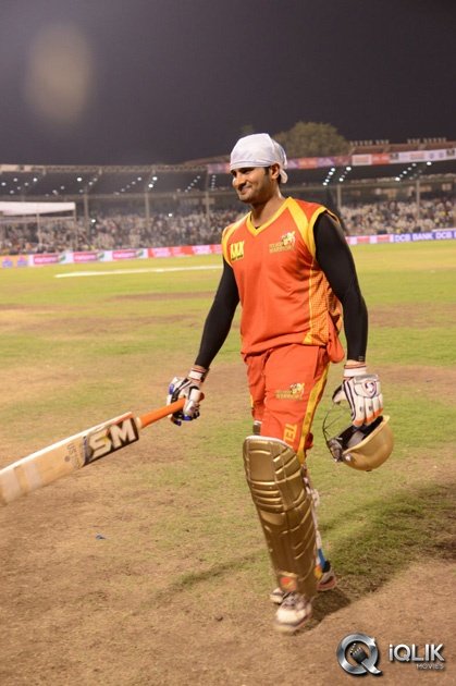 CCL-5-Telugu-Warriors-vs-Bengal-Tigers-Match-Photos